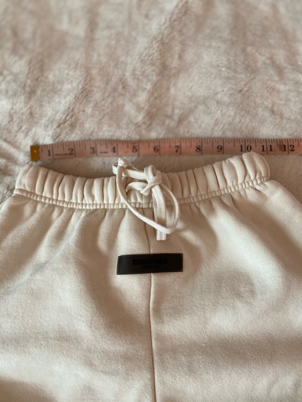 Fear of God Essential women’s mini sweat shorts - Picture 8 of 11